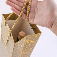 Vente en gros de sacs à vin de présentation au détail d'alcool pour emballage cadeau de luxe à double bouteille en or mat très résistants