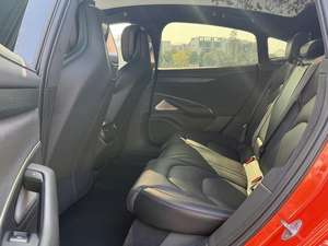 XIAOMI SU7 d'occasion, transmission intégrale 4 roues motrices, longue autonomie, édition MAX, véhicule électrique, 4 portes, 5 places, berline, haute performance, rouge sur noir - Product Image 6