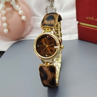 Montres pour femmes, boîtier en alliage de verre, livraison rapide pour un usage quotidien, offre spéciale actuelle, petit bracelet en cuir, mouvement à quartz