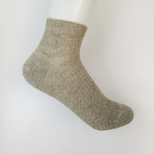 100% 대마 원사 짧은 양말 자카드 직물 천연 색상 탈취제 발목 양말 발 편안한 패션 코디 OEM - Product Image 6