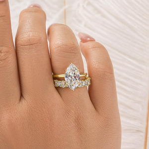 Anillo de Compromiso Solitario de Oro Sólido de 10K con Diamante Corte Marquesa, Piedras Laterales Cultivadas en Laboratorio, Certificado IGI, Anillo de Eternidad para Boda - Product Image 5