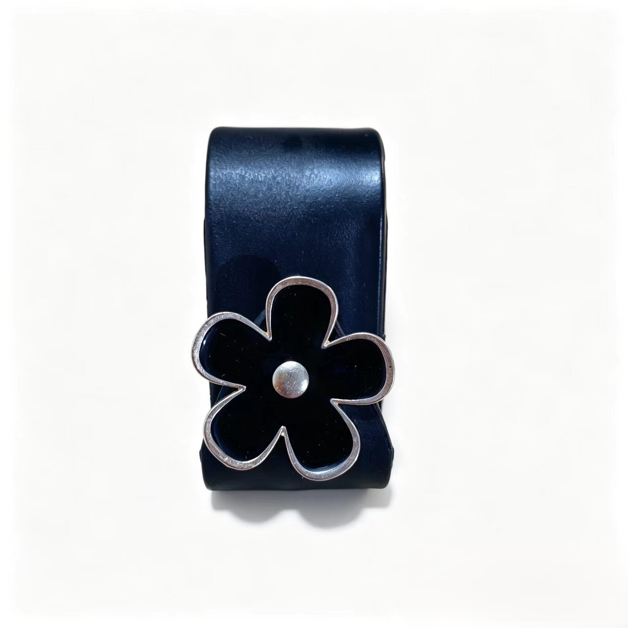Large black daisy hooks [bagged]