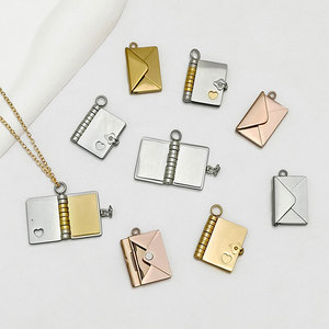 Colgantes y dijes de moda de acero inoxidable 316L chapados en oro PVD de 14K y 18K personalizados, dije de sobre y libro para la fabricación de joyas - Product Image 1