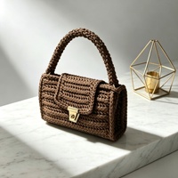 Sac fourre-tout en laine au crochet fait main, style minimaliste hiver, couleur unie, sac à bandoulière luxueux pour femme, best-seller transfrontalier