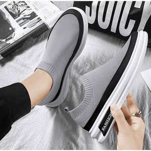 Zapatillas deportivas personalizadas con logo para hombre, transpirables, sin cordones, antiolor, al por mayor, con boca de calcetín, antideslizantes, para caminar y ir al trabajo. - Product Image 2