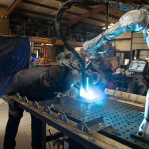 Robot universal <span class=keywords><strong>UR</strong></span> 20 brazo de soldadura Cobot con soldador KEMPPI y soplete de soldadura TBI y dispositivo de limpieza - Product Image 4