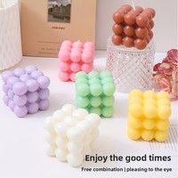 Bougie parfumée artisanale élégante en forme de cube, vente en gros, parfum de style Ins, décoration d'intérieur, cadeaux créatifs pour anniversaire