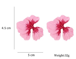 ต่างหูอัลลอยด์แบบเรียบง่ายสำหรับผู้หญิงต่างหูแฟชั่นสีชมพู - Product Image 2