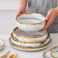 Service de vaisselle de luxe nordique à bord doré pour 2 à 8 personnes, comprenant des bols à riz, à soupe et à légumes, et des assiettes.