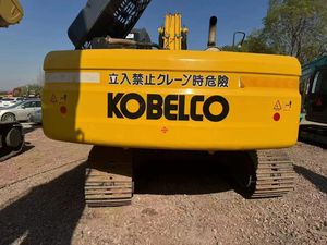 Excavadora de cadenas mediana Kobelco SK260 en excelentes condiciones de trabajo, modelo 2022, alta calidad, original, 26 toneladas, usada, con motor y caja de cambios. - Product Image 3