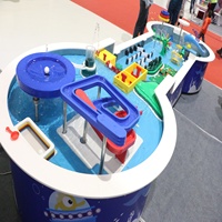 Équipement de terrain de jeu intérieur pour enfants avec fonction douce de table de jeu d'eau pour l'aire de jeu des enfants d'école