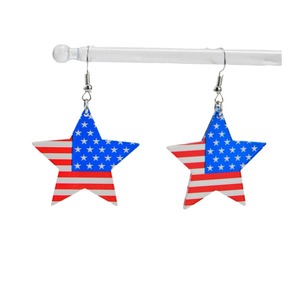 Boucles d'oreilles en forme de cœur pour la fête de l'indépendance américaine, boucles d'oreilles pendantes en acrylique pour fête, design drapeau rouge, blanc et bleu - Product Image 5
