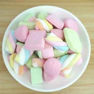Vente en gros de mini guimauves colorées torsadées en forme de cœur, aromatisées aux fruits, <span class=keywords><strong>pour</strong></span> la décoration de pâtisserie, bonbons mous en vrac, guimauves OEM - Product Image 6
