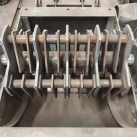 Machine automatique à quatre têtes pour la fabrication de palettes en bois Machine à découper le pied du quai Presse à chaud Machine à blocs de palettes en bois de sciure de bois compressée