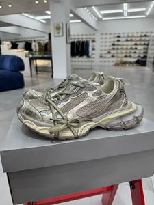 Venta al por mayor de fábrica de calzado informal de lujo de diseñador de alta calidad, calzado deportivo transpirable y antideslizante, y calzado para skate. - Product Image 3