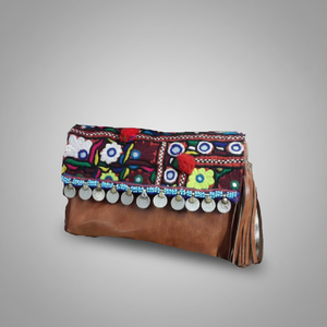 Bolso de Mano Étnico Tradicional Banjara KAMARVY, Diseño Vintage, Hecho a Mano, con Cierre de Cremallera, Forro de Algodón, Bordado con Cuentas - Product Image 1