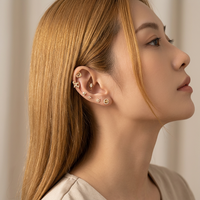 Pendientes de titanio ASTM F136 con diseño de animales Maina, aretes de labio y tragus, joyería para piercing, con circonita 5A para cartílago, lóbulo de la oreja y hélice.