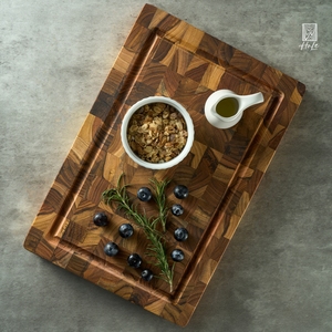 Planche à découper en bois massif artisanale, élégante et grande, pour viande et légumes, multifonctionnelle et écologique - Product Image 1