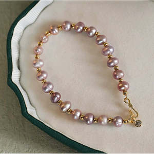 WENCHI สร้อยข้อมือมุกน้ำจืดธรรมชาติสำหรับผู้หญิง คลาสสิก อเนกประสงค์ สีม่วง ดีไซน์หรูหรา ความยาว 17 ซม. ความหนา 5 มม. - Product Image 5