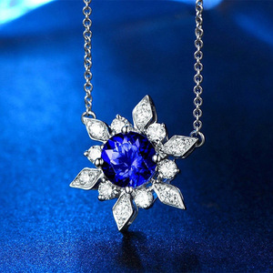 Collana con Ciondolo a Girasole per Donne, Accessorio Floreale per Uso Quotidiano, Catena per Clavicola - Product Image 1