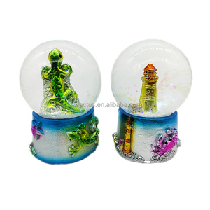 งานฝีมือเรซิ่นแกะสลักลายเปลือก<span class=keywords><strong>เต่า</strong></span>รูปปลาโลมา <span class=keywords><strong>ลูก</strong></span>บอลน้ำคริสตัลขนาดเล็ก ของที่ระลึก <span class=keywords><strong>ลูก</strong></span>โลกหิมะเรซิ่นรูปประภาคาร - Product Image 2