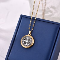 Pendentif en alliage Pendentif Saint Benoît Bijoux religieux catholiques Cadeau de Pâques pour l'église
