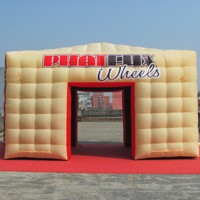 Chambre gonflable de logo de large échelle pour l'exposition, structure gonflable faite sur commande de PVC avec des lumières de LED pour le marketing extérieur d'événement