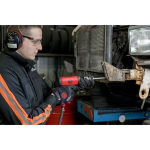 Pistolet à burin pneumatique Chicago Pneumatic CP7160K, outil à percussion pneumatique avec accessoires - Product Image 3