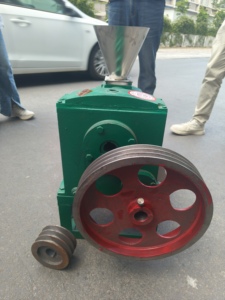 เครื่องสกัดน้ำมันแบบหมุนเกลียวขนาดเล็ก6YL-68เครื่องอัดเย็นและร้อน1TPD เมล็ดพืชน้ำมันแบบอัตโนมัติ - Product Image 3