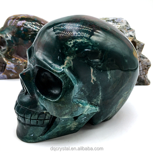 Vente en gros de crânes de jaspe d'océan colorés en cristal sculpté à la main en cristal crânes de jaspe d'océan pour la décoration feng shui - Product Image 2