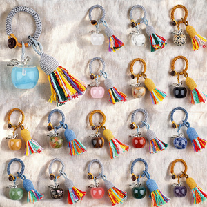 Llavero de Cristal Natural de 20mm con Colgante Tejido en Forma de Manzana, Ideal como Regalo de Nochebuena - Product Image 1