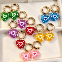 Boucles d'oreilles créoles pendantes en acrylique transparent avec cœur, motif pois contrastant, accessoire tendance pour femme