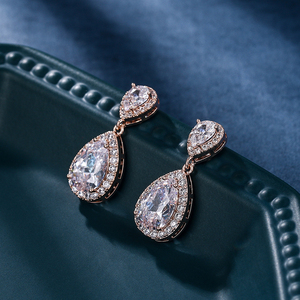 Nuovi Orecchini a Perno Weiman con Zirconia Cubica e Cristalli CZ, Trendy in Oro per Spose, Anniversari e Feste, Ottima Idea Regalo - Product Image 4
