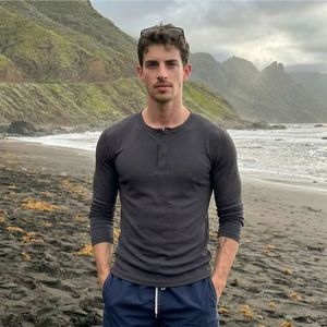 T-shirt Henley da uomo a maniche lunghe in cotone, casual, personalizzabile, <span class=keywords><strong>di</strong></span> alta qualità, stile Old Money, alla moda - Product Image 2