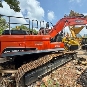 Excavatrice minière de 30 tonnes presque neuve et de haute qualité, Doosan 300LC-9C, excavatrice hydraulique sur chenilles d'occasion - Product Image 1