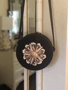 Sac rond en rotin noir avec coquilles naturelles, fabriqué au Vietnam, livraison gratuite - Product Image 3