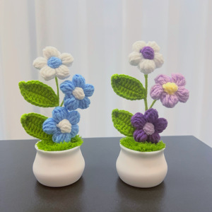 Pot de fleurs au crochet fait main, cadeau mignon, décoration pour la maison et les mariages, fleurs artificielles en gros - Product Image 1