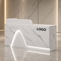 Comptoir d'accueil modulaire ergonomique moderne et écologique avec finition pierre sans joint pour boutique, magasin ou bureau