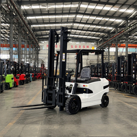 Chariot élévateur diesel à livraison rapide, quatre roues motrices, levage automatique, capacité de charge 1-3,5T, hauteur de levage 3-5M, batterie lithium-ion solide