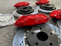 Kit complet de freins à disque 330 mm avec étriers 4 pistons style F50 F40 et plaquettes de frein, logo personnalisé, compatible avec Lexus IS250 2008 et jantes 17 pouces