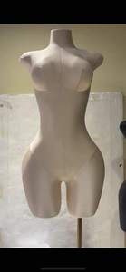 Maniquí de Mujer Moderno con Diseño Elegante, Parte Superior del Cuerpo con Cabeza - Product Image 6