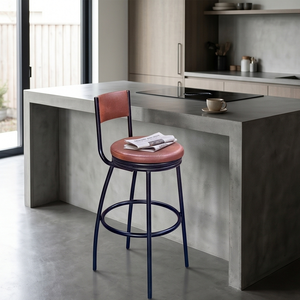 Ce tabouret de bar pivotant de style industriel est recouvert de cuir véritable et présente une construction robuste. - Product Image 6