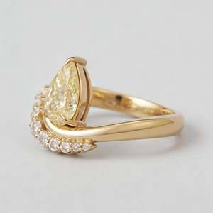 Anillo de compromiso y moda de plata personalizado con oro macizo de 10K/14K/18K, con circonitas cultivadas en laboratorio CVD de calidad IGI VVS-VS, corte brillante, estilo clásico y diseño en racimo. - Product Image 2