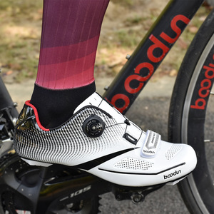 Zapatillas de Ciclismo Boodun Blancas para Carretera, Calzado de Ciclismo de Carretera para Hombre con Sistema de Clipless - Product Image 2