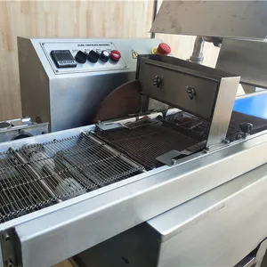 Mini Snack Dadels Cashew Clusters Chocolade Enrobing Coating Machine