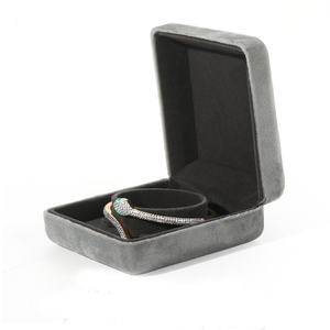 Collar plegable al por mayor plata de moda de lujo organizador de regalos Pu cuero conjunto joyería caja de terciopelo con logotipo propio - Product Image 4