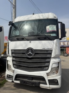 Trattore Stradale Usato Mercedes-Benz Actros 1845 4x2 Diesel con Motore OM471 12.8L e Trasmissione Manuale PowerShift AMT a 12 Velocità - Product Image 1