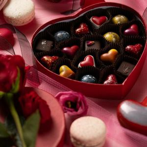 Scatola regalo di <span class=keywords><strong>cioccolato</strong></span> alla <span class=keywords><strong>fragola</strong></span> romantica <span class=keywords><strong>e</strong></span> scatola di fiori di san valentino/matrimonio rosa a forma di cuore - Product Image 4
