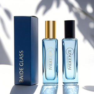 Botella de Perfume Cuadrada de Vidrio Vacía de Fábrica con Pulverizador y Tapa de Aluminio, 8ml 10ml 15ml 30ml 50ml 100ml, Botella de Perfume Roja con Caja - Product Image 3