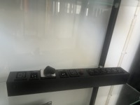 Manual Bypass PDU 1U 16A untuk Pusat Data C13 C20 Rak Power Strip Saklar Perawatan IEC Perlindungan Beban Berlebih Garansi 3 Tahun